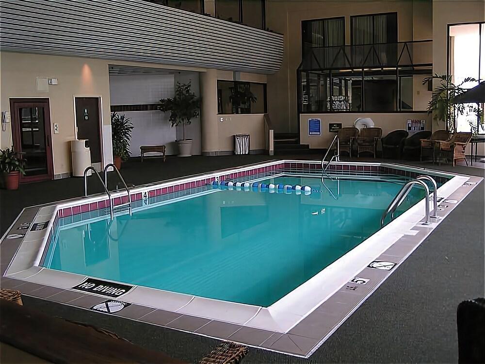 Crowne Plaza Hotel Hickory By Ihg Exterior foto
