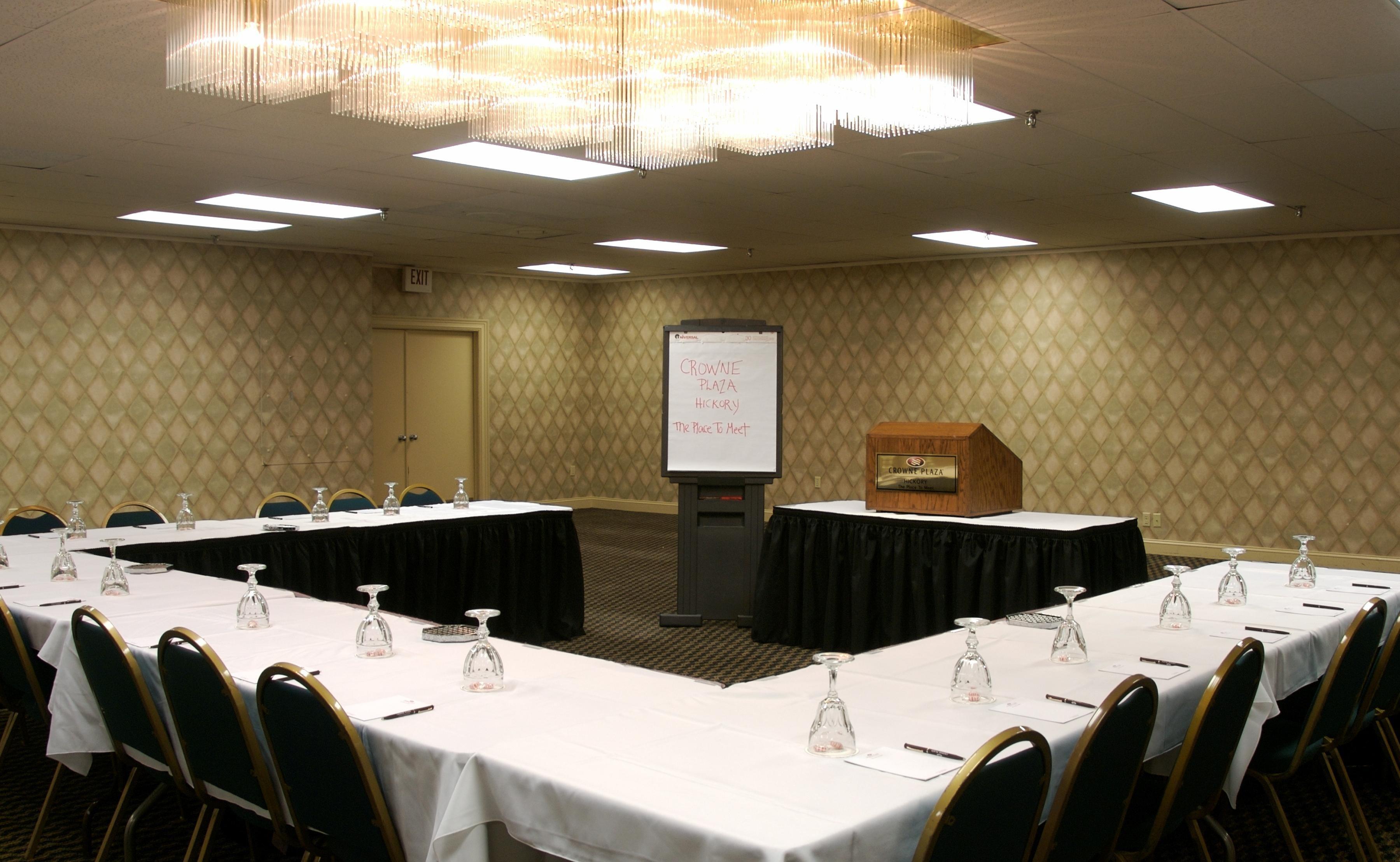 Crowne Plaza Hotel Hickory By Ihg Exterior foto